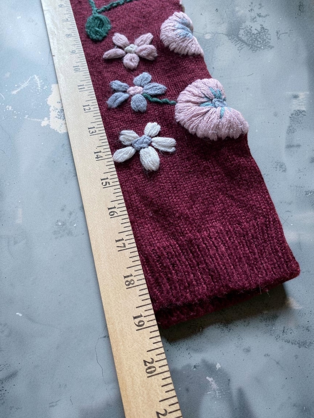 amp Womens XS Burgundy Knit Sweater Floral Sleeve Embroidered Crewneck Maroon - Picture 5 of 8